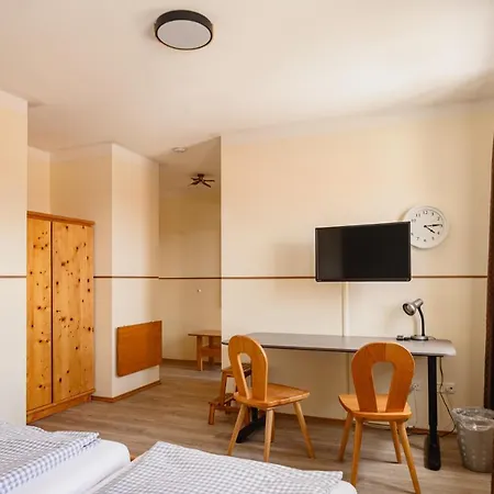 Zum Spitzbuam Casa de hóspedes 3*
