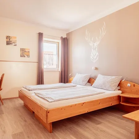 Zum Spitzbuam Casa de hóspedes 3*