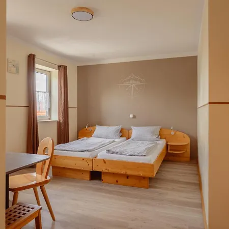 Zum Spitzbuam Casa de hóspedes 3*